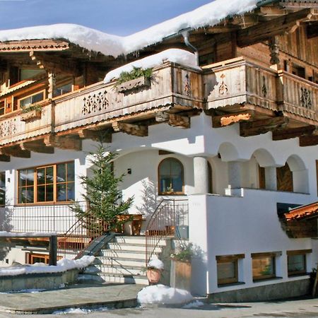 Appartements "Da Zillertaler Und Die Geigerin" Mayrhofen Exterior foto